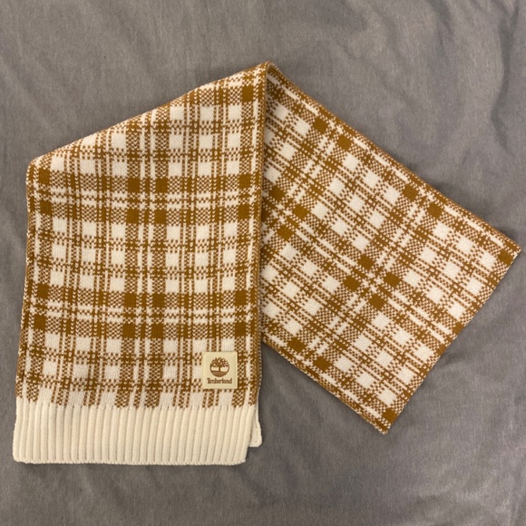 Scarf - Picture 2 of 3